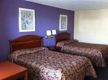 Newport News Inn Motel *