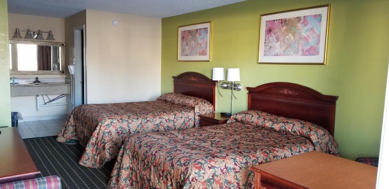 Newport News Inn * Newport News